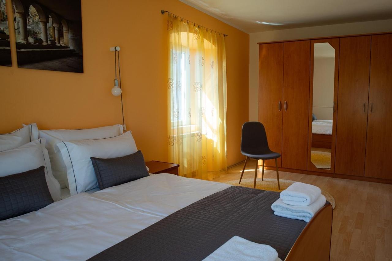 Olive Tree Apartments Умаг Экстерьер фото