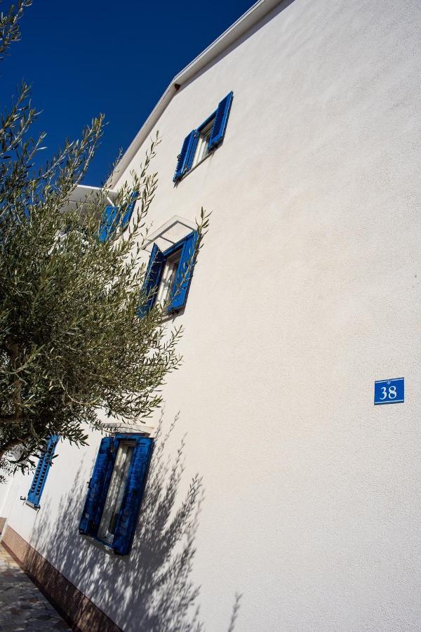 Olive Tree Apartments Умаг Экстерьер фото