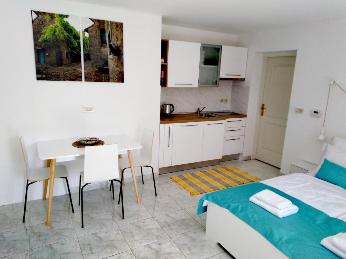 Olive Tree Apartments Умаг Экстерьер фото